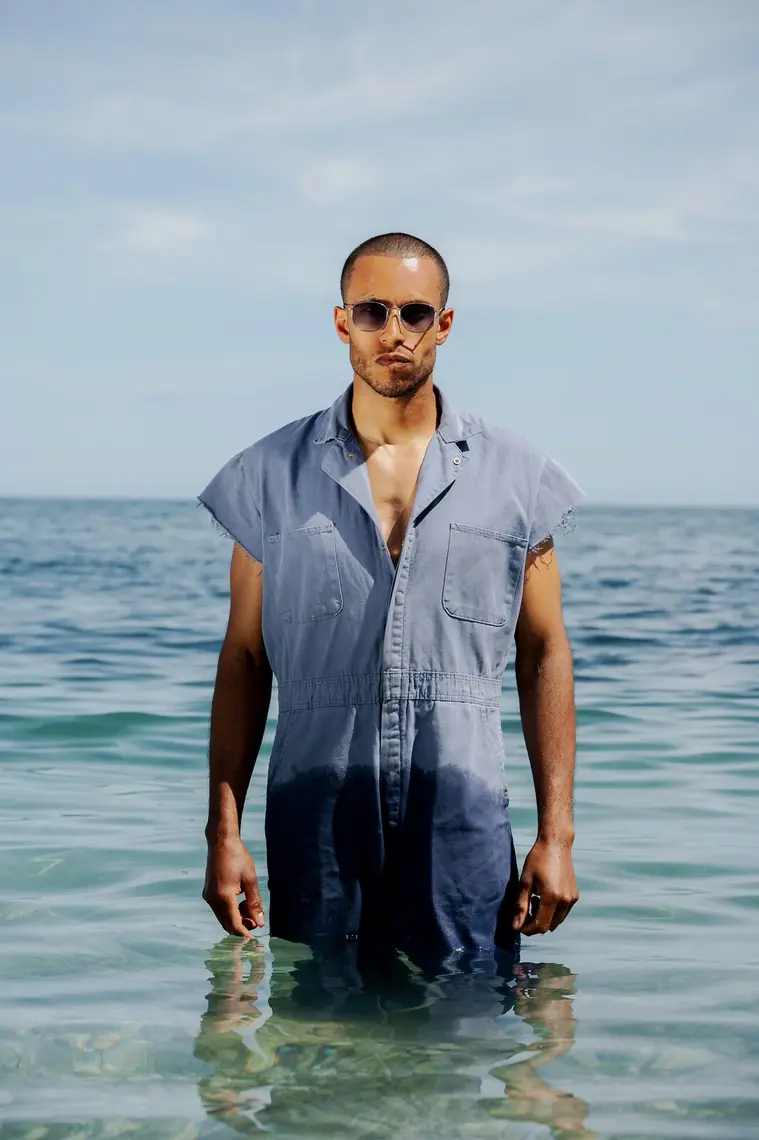 Adil Cafasso — dans l'eau